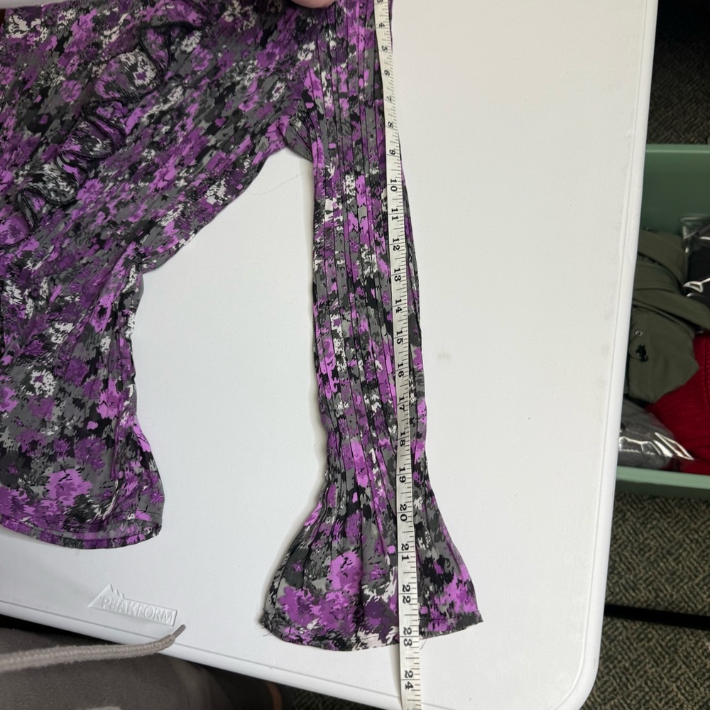 Apt 9 Floral Ruffle Women's Top Size L petite stretchy pleated material - Picture 9 of 9